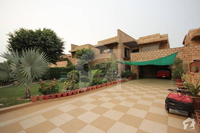 Al Fatah Estate Offers 33 Marla Meadow Bungalow Is Available For Sale