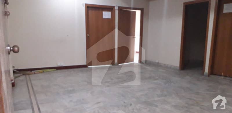 I-8 Markaz 900 Sq ft Flat For Sale Reasonable Price