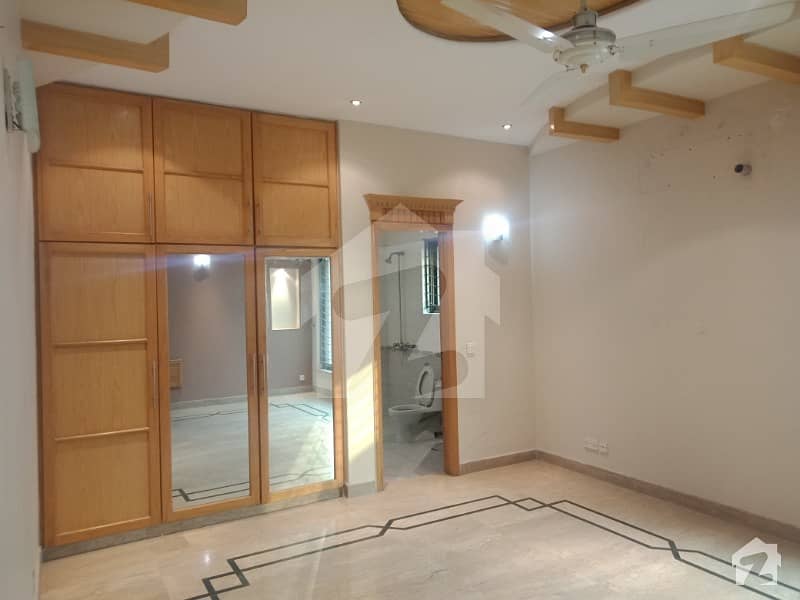 Defence One Kanal Upper Portion For Rent Separate Gate  In Dha Lahore