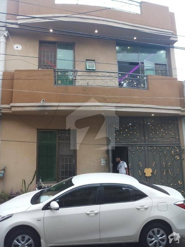 4.5 Marla Double Storey Home 3 Bed Tv Lounge D/D For Sale In B3 Block Johar Town