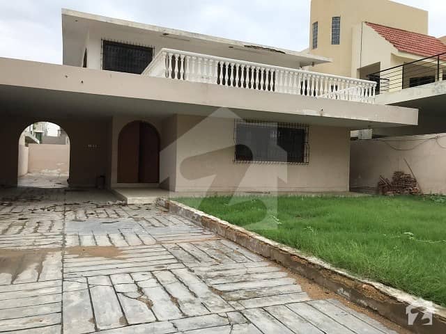 500 Sq Yards Old Bungalow Is Available For Sale