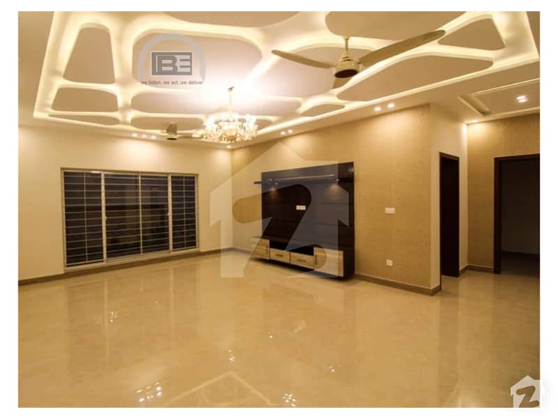 15 Marla Flat On Rent In Mall Of Lahore