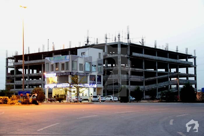 Commercial Out Class Location 5 Marla Plaza for Rent in Sector C Bahria Town Lahore