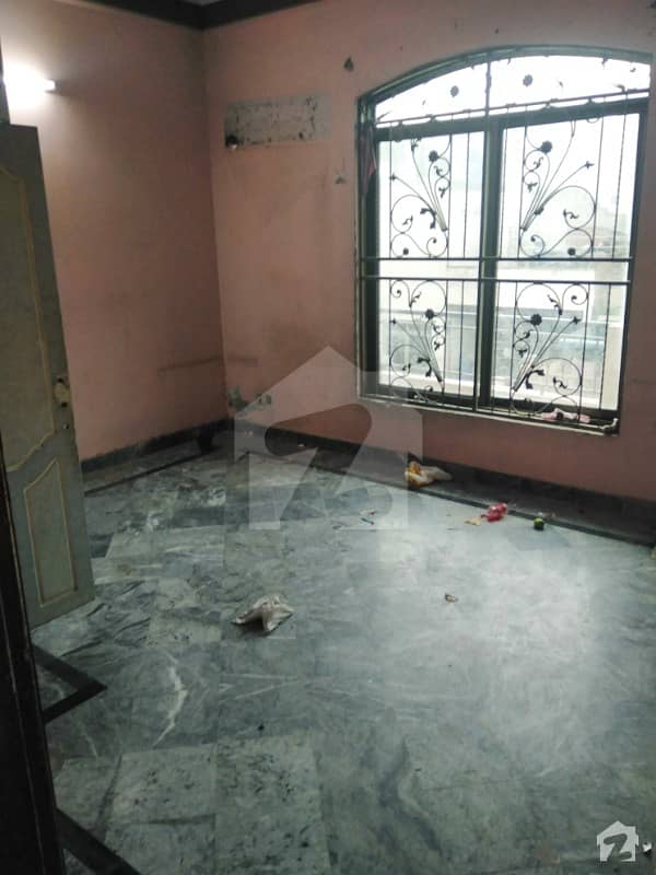 مصطفیٰ ٹاؤن لاہور میں 2 کمروں کا 10 مرلہ زیریں پورشن 4.5 لاکھ میں کرایہ پر دستیاب ہے۔