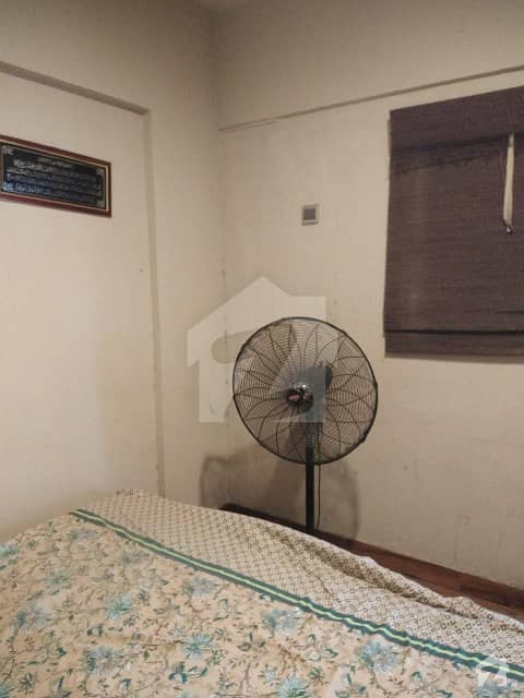 ڈی ایچ اے ڈیفینس کراچی میں 1 کمرے کا 1 مرلہ کمرہ 18 ہزار میں کرایہ پر دستیاب ہے۔