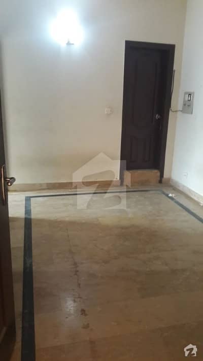 ای ۔ 11/3 ای ۔ 11 اسلام آباد میں 2 کمروں کا 5 مرلہ فلیٹ 60 لاکھ میں برائے فروخت۔ ای ۔ 11/3 ای ۔ 11 اسلام آباد میں 2 کمروں کا 5 مرلہ فلیٹ 60 لاکھ میں برائے فروخت۔
