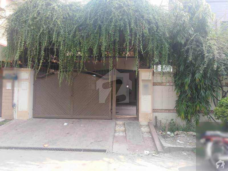 1 Kanal Bungalow Is Available For Rent