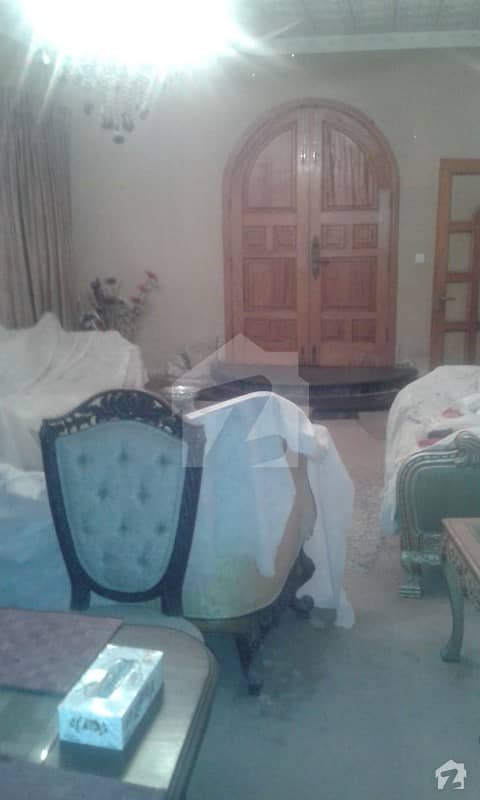 گلبرگ لاہور میں 4 کمروں کا 14 مرلہ مکان 4 کروڑ میں برائے فروخت۔