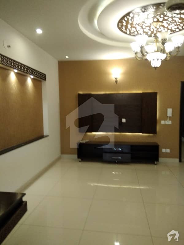 2 bed's TV kitchen fully Marble Flat only for Family.