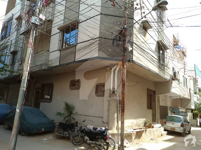 گلشنِ اقبال ٹاؤن کراچی میں 2 کمروں کا 4 مرلہ زیریں پورشن 75 لاکھ میں برائے فروخت۔