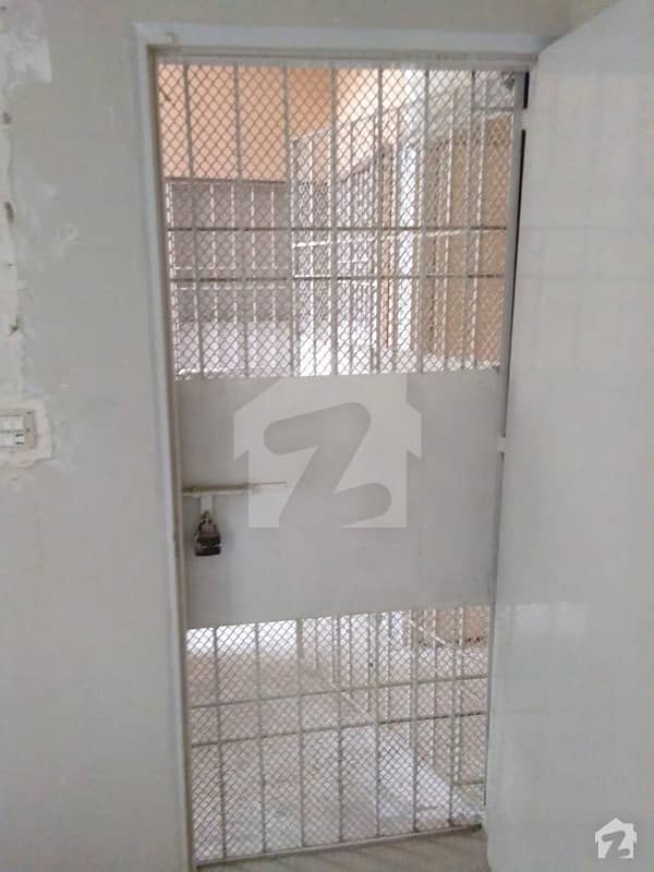 راشد منہاس روڈ کراچی میں 3 کمروں کا 5 مرلہ مکان 1.2 کروڑ میں برائے فروخت۔