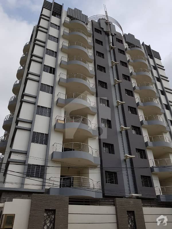 کے ڈی اے سکیم 1 کراچی میں 3 کمروں کا 9 مرلہ فلیٹ 3.6 کروڑ میں برائے فروخت۔
