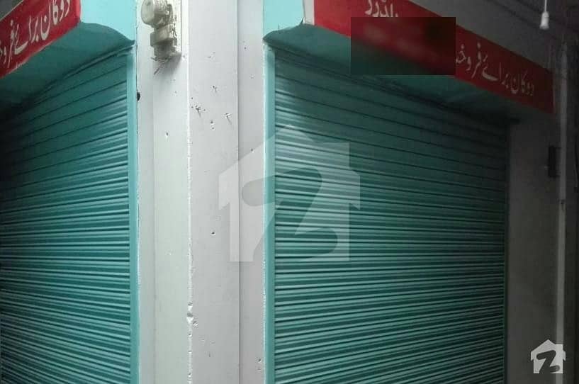 مسلم بازار گجرات میں 1 مرلہ دکان 1.25 کروڑ میں برائے فروخت۔