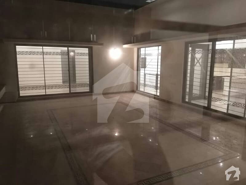 1 kanal upper portion bungalow for rent in DHA phase 7 Q block