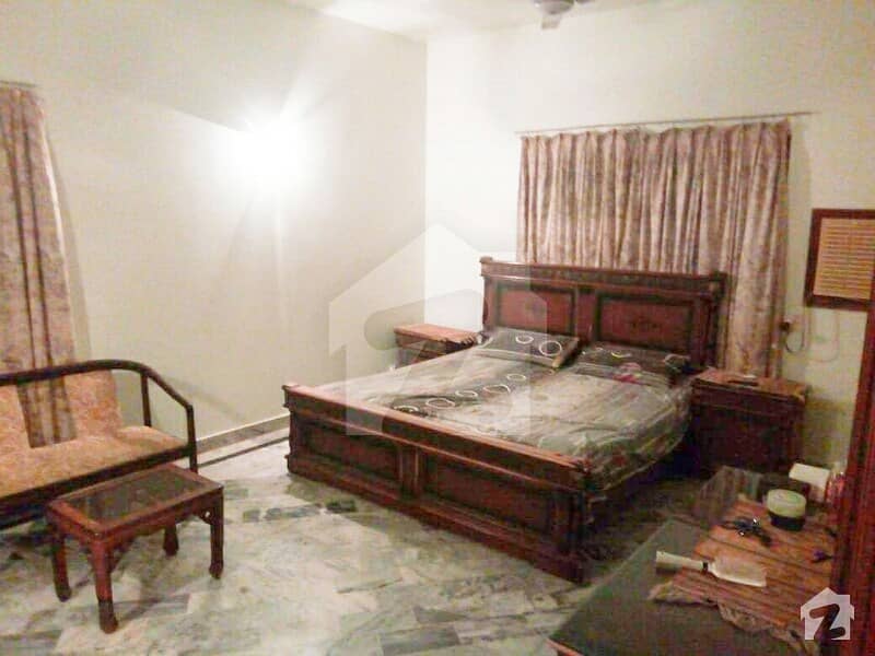 fully furnished 1bedroom attached washroom kitchen in benglow dha ph2 rent neat n clean