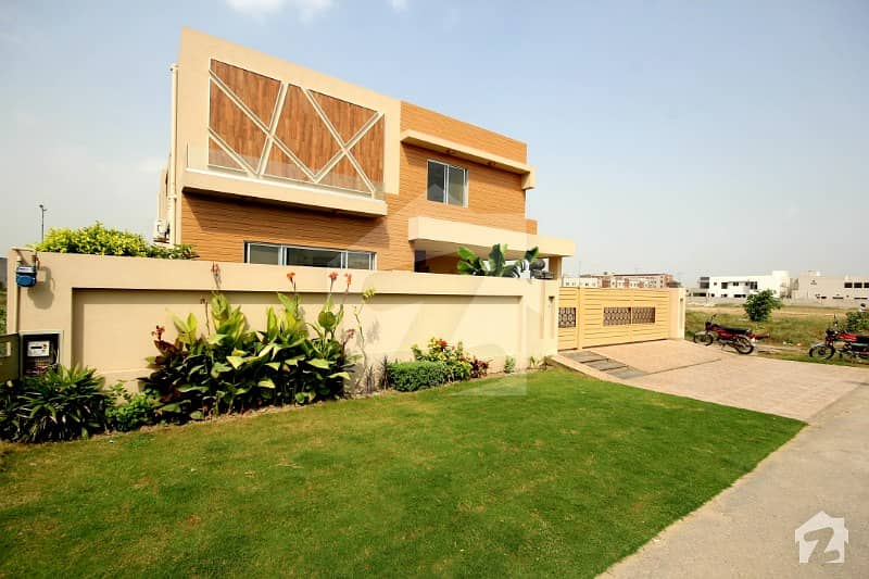 ڈی ایچ اے فیز 6 - بلاک اے فیز 6 ڈیفنس (ڈی ایچ اے) لاہور میں 5 کمروں کا 1 کنال مکان 4. 23 کروڑ میں برائے فروخت۔