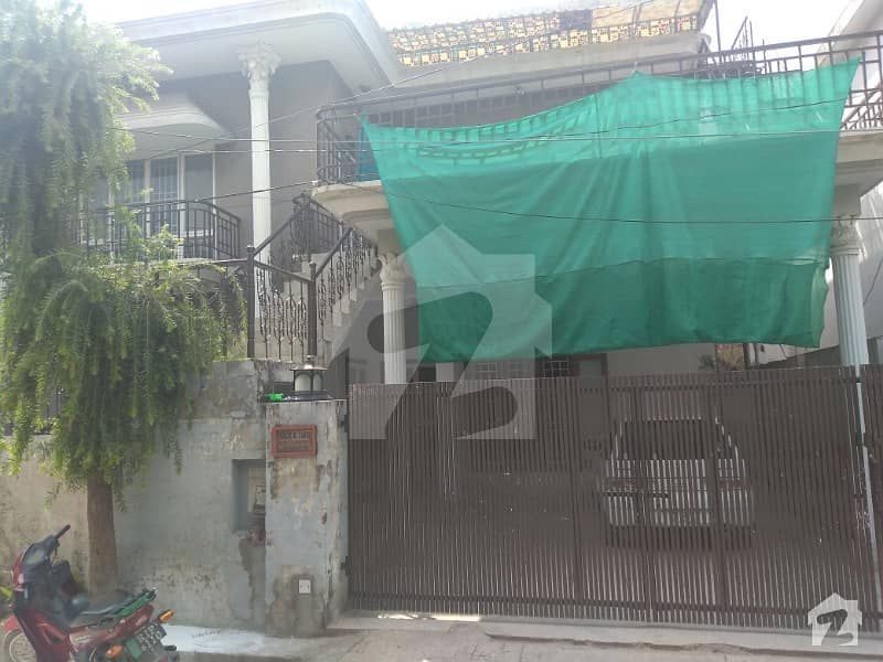 House Upper Portion 3bed available For Rent In Lalazar Near Sherzaman