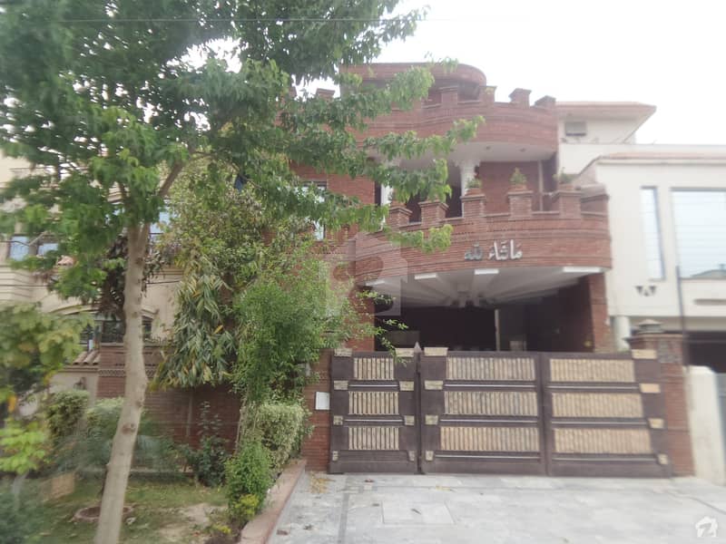 جوہر ٹاؤن فیز 1 - بلاک بی1 جوہر ٹاؤن فیز 1 جوہر ٹاؤن لاہور میں 2 کمروں کا 8 مرلہ بالائی پورشن 29 ہزار میں کرایہ پر دستیاب ہے۔