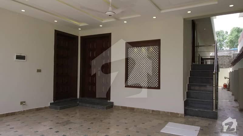 Park Face Corner 60x100 (666 Sq Yard) Margalla Facing 8 Bedroom House