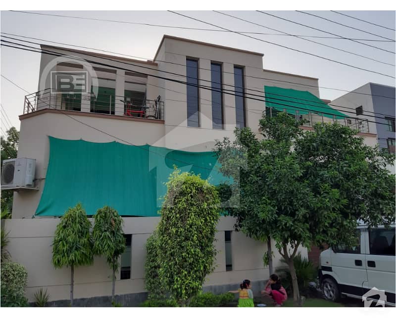 8 Marla Beautiful Owner Built House With Basement For Sale In Dha Phase 3 Xx Block
