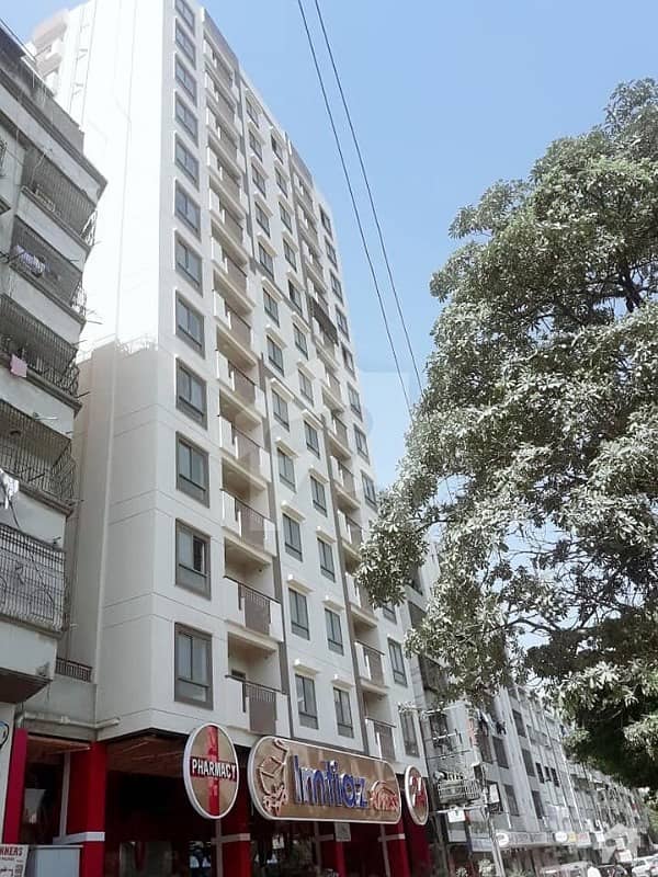 بہادر آباد گلشنِ اقبال ٹاؤن کراچی میں 3 کمروں کا 8 مرلہ فلیٹ 2 کروڑ میں برائے فروخت۔