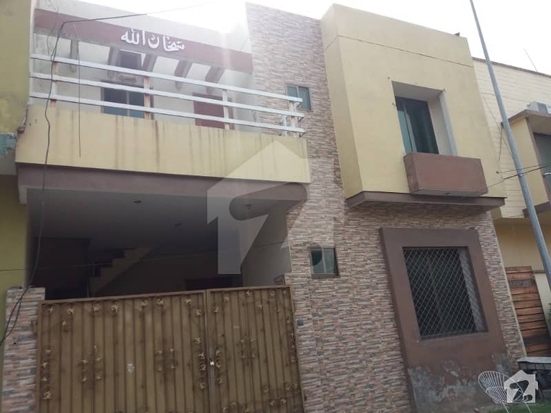 ایڈن ایگزیکیٹو ایڈن گارڈنز فیصل آباد میں 3 کمروں کا 4 مرلہ مکان 63 لاکھ میں برائے فروخت۔