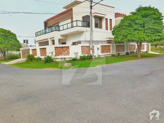Corner 18 Marla House for Sale Corner 18 Marla House for Sale