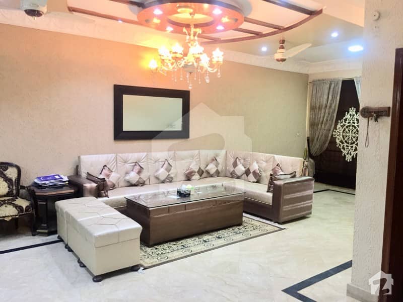 گارڈن ٹاؤن لاہور میں 6 کمروں کا 1.1 کنال مکان 8 کروڑ میں برائے فروخت۔