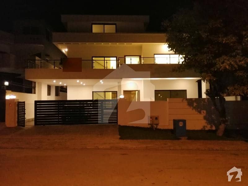 DHA Phase 2  Sector B  Street 18  House  No 11 For Sale