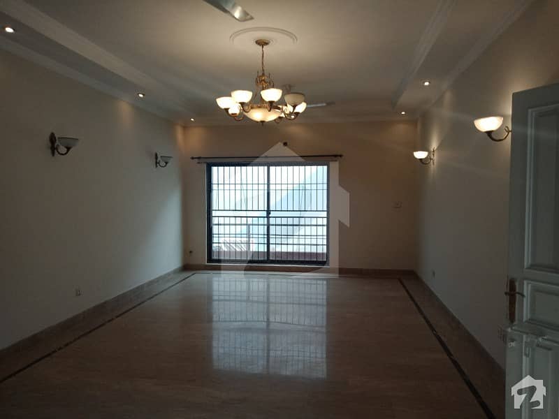 Defence One Kanal Upper Portion Separate  Gate For Rent In Dha Lahore