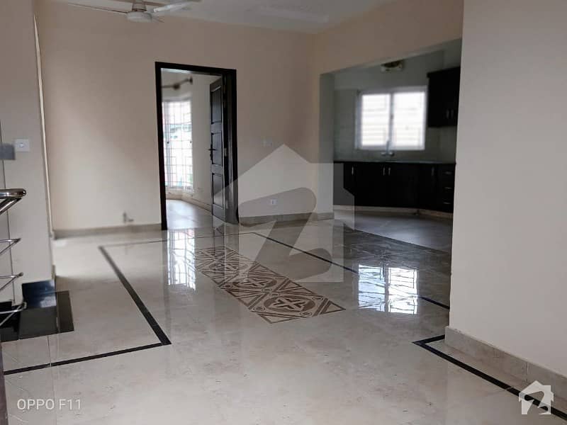 1 Kanal Beautiful House Available For Rent in Bahria Town