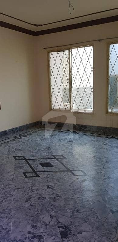 Iqbal town rahwali kanal upper portion for rent