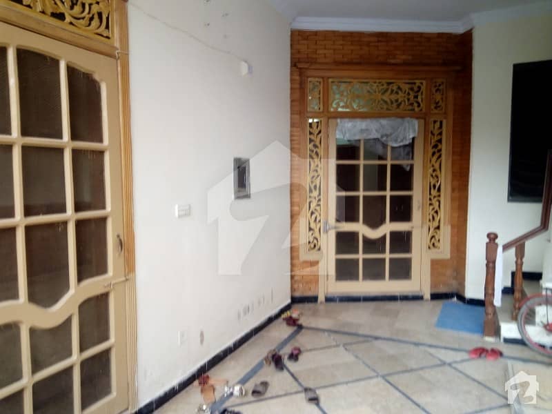 Green Avenue   Ground Floor Portion For Rent  Without Car Porch