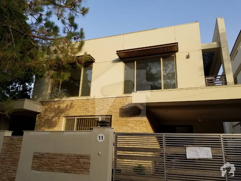6 Bed Brand New House For Rent In F7