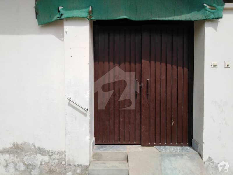 نواب پور روڈ ملتان میں 2 کمروں کا 5 مرلہ مکان 28 لاکھ میں برائے فروخت۔