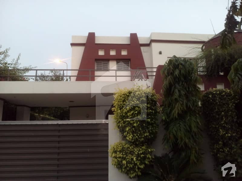 1 kanal  House For Rent in Phase 4 DHA