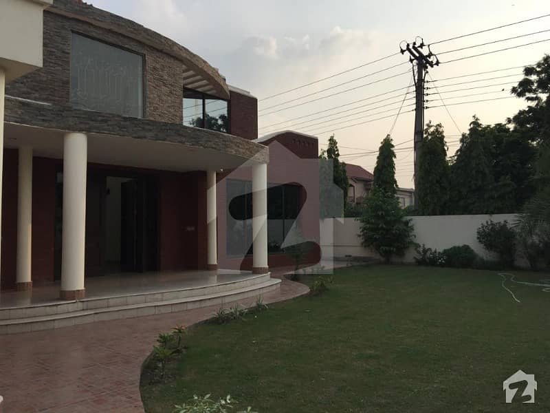 ویلینشیاء ۔ بلاک ڈی ویلینشیاء ہاؤسنگ سوسائٹی لاہور میں 7 کمروں کا 2 کنال مکان 2. 4 لاکھ میں کرایہ پر دستیاب ہے۔