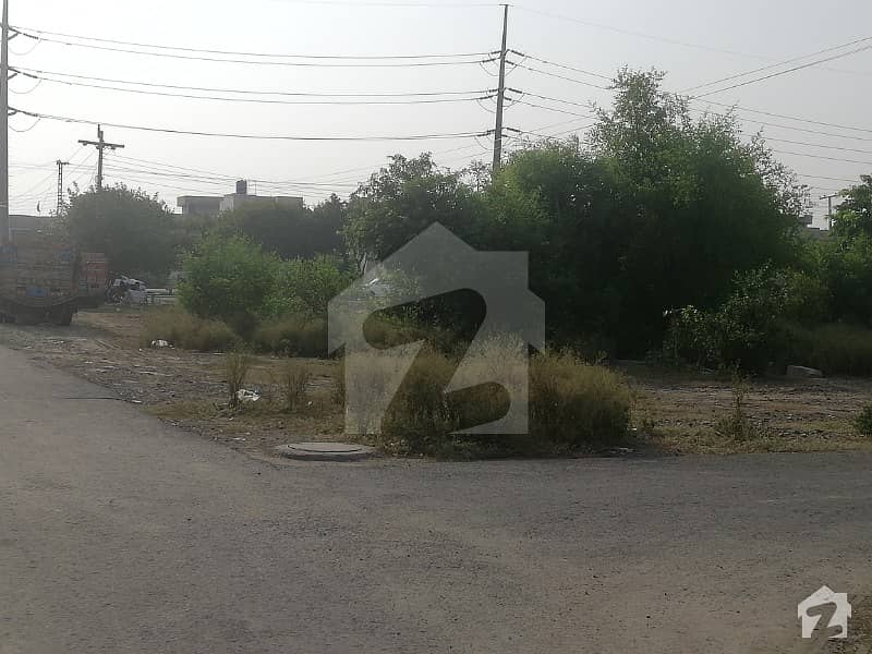 10 Marla Plot Available For Sale In Nargis Block Hot Location