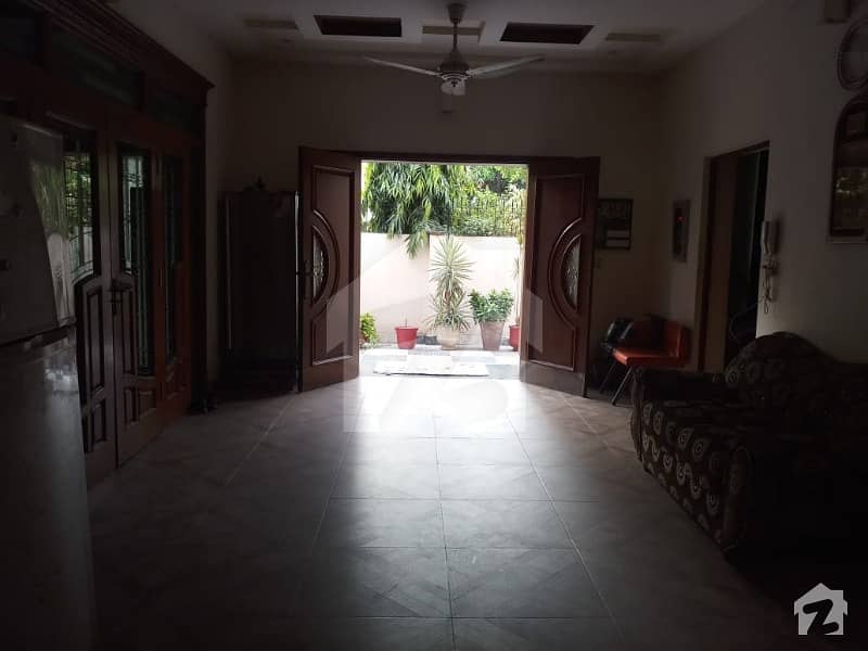 11 MARLA CORNER SINGLE STORY BEAUTIFUL HOT LOCATION HOUSE FOR SALE