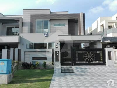 Well-Built House Available in Good Location Well-Built House Available in Good Location