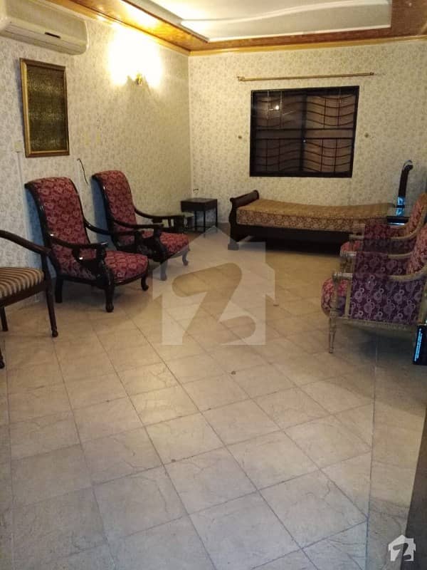 گلبرگ لاہور میں 1 کمرے کا 1 مرلہ کمرہ 25 ہزار میں کرایہ پر دستیاب ہے۔