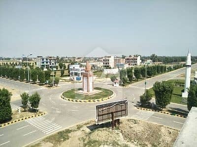 گرینڈ ایوینیوز ہاؤسنگ سکیم لاہور میں 5 مرلہ رہائشی پلاٹ 27.75 لاکھ میں برائے فروخت۔