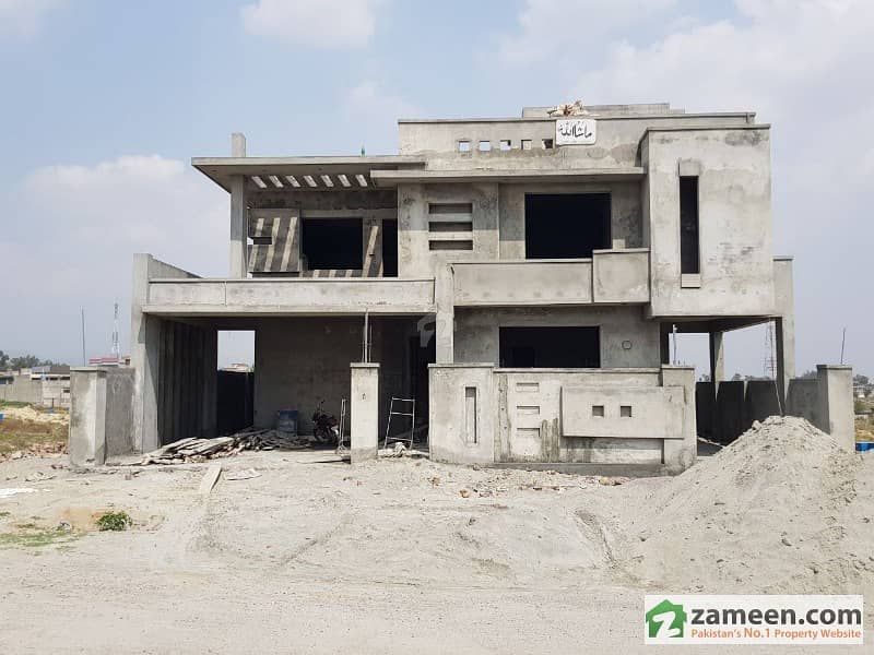 1 Kanal Grey Structure for Sale on 60 ft wide boulevard for sale