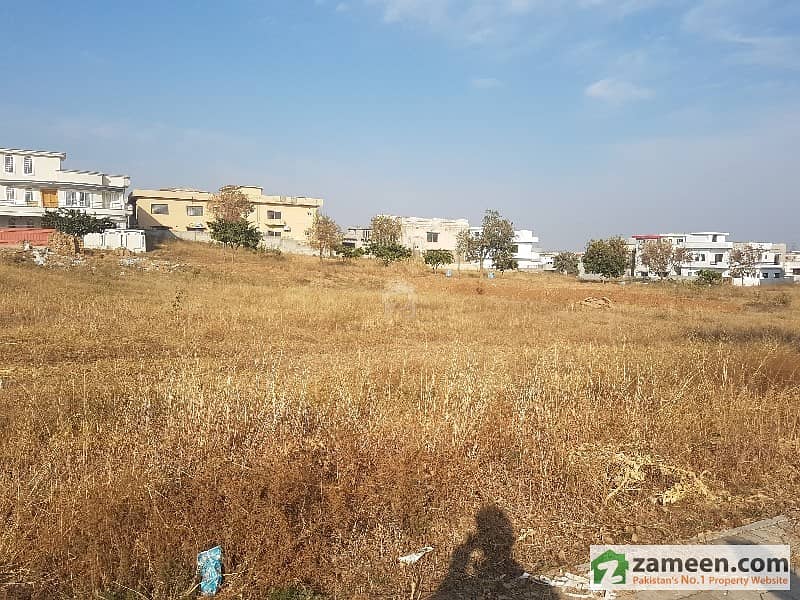 Margalla Facing 1 Kanal Residential Plot Near McDonald And Jacranda Club At The Most Top And Prime Location Of DhaII Islamabad