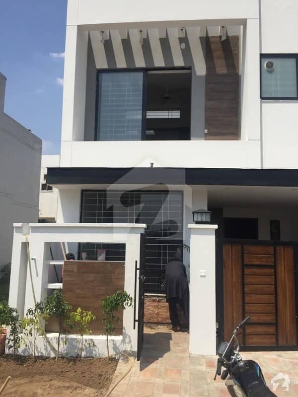 5 Marla Luxurious Style House Available For Sale