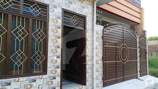 نوشہرہ روڈ مردان میں 3 کمروں کا 6 مرلہ مکان 70 لاکھ میں برائے فروخت۔