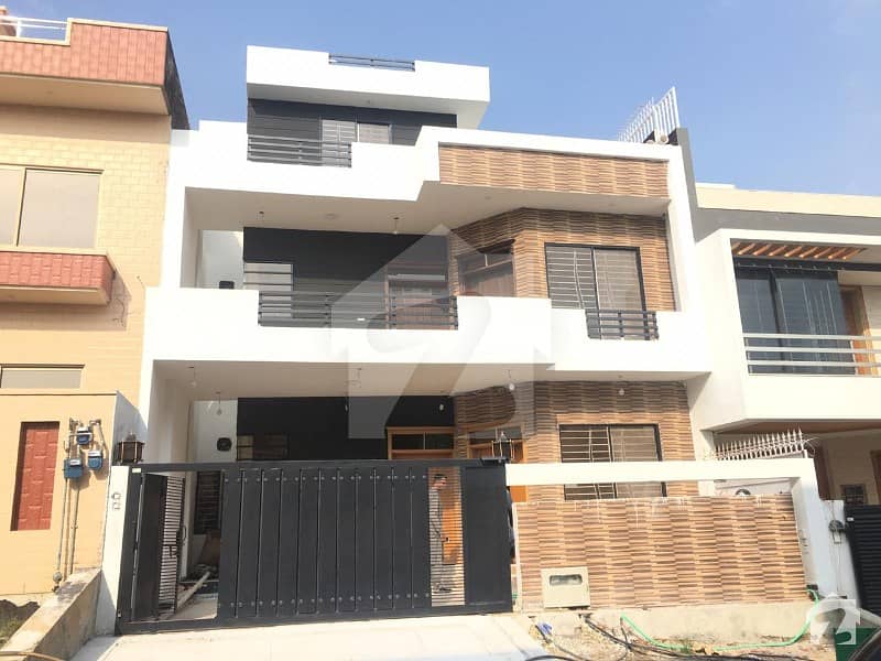 9 Marla Brand New House For Sale