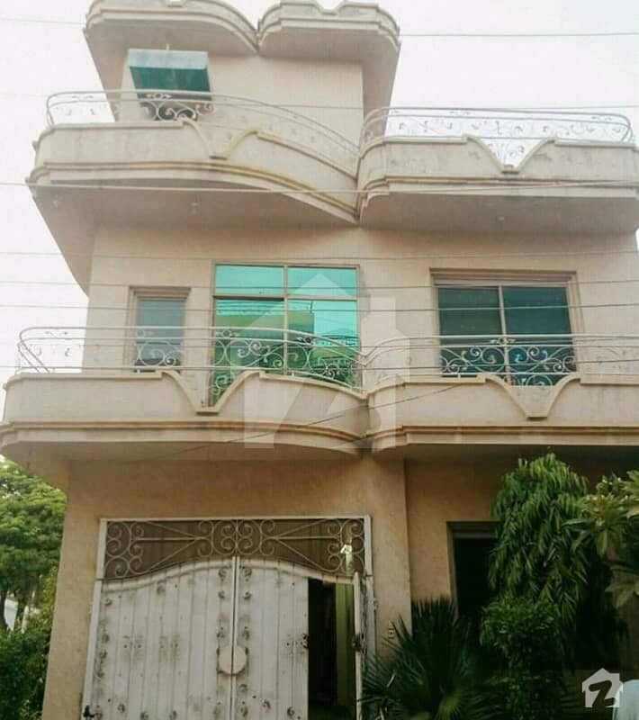 کالج روڈ لاہور میں 4 کمروں کا 5 مرلہ مکان 1.1 کروڑ میں برائے فروخت۔