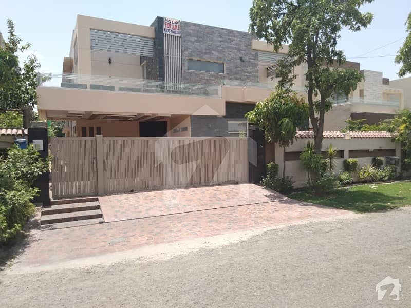 1 Kanal Full Well Designed House Available For Sale