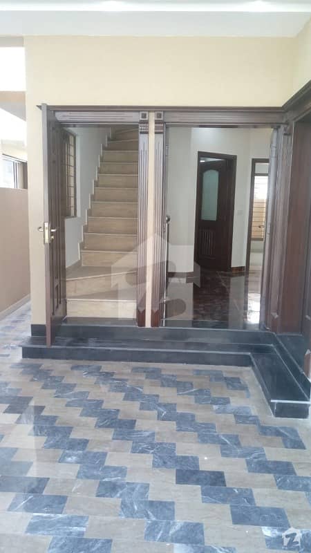 10 Marla Stylish Upper portion Close To Local Attractions